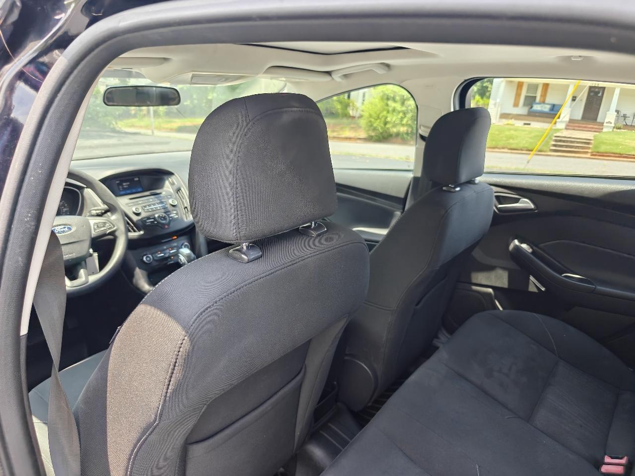 Ford Focus SE Sedan 2016