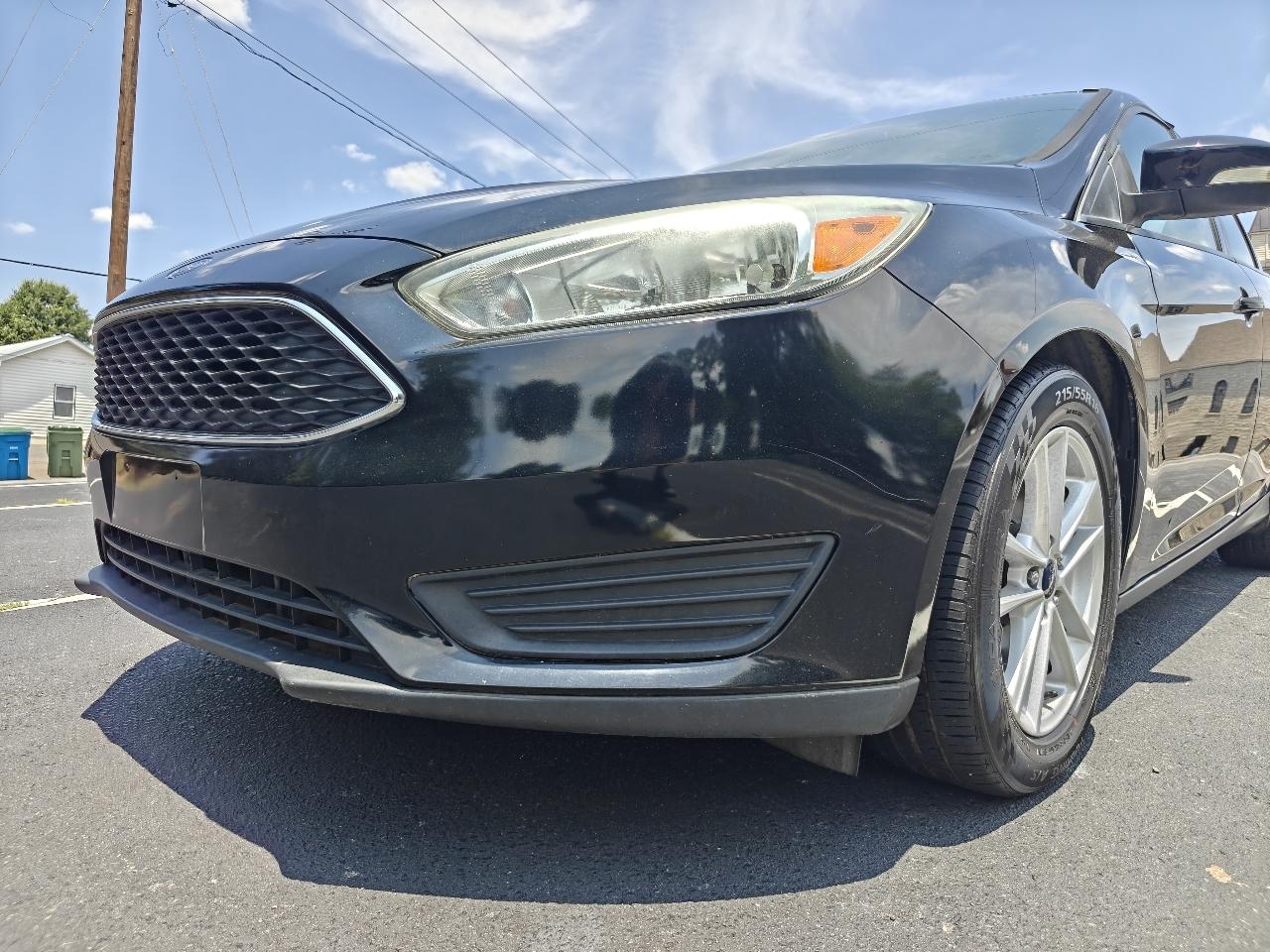 Ford Focus SE Sedan 2016