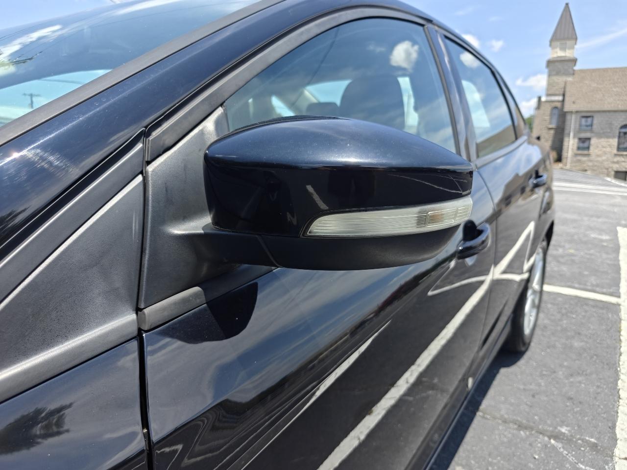 Ford Focus SE Sedan 2016