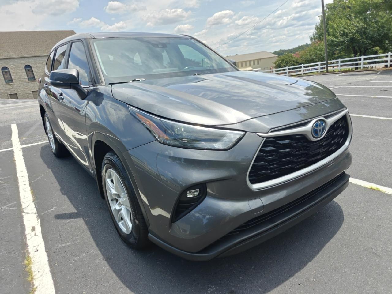 Toyota Highlander Hybrid LE AWD 2023