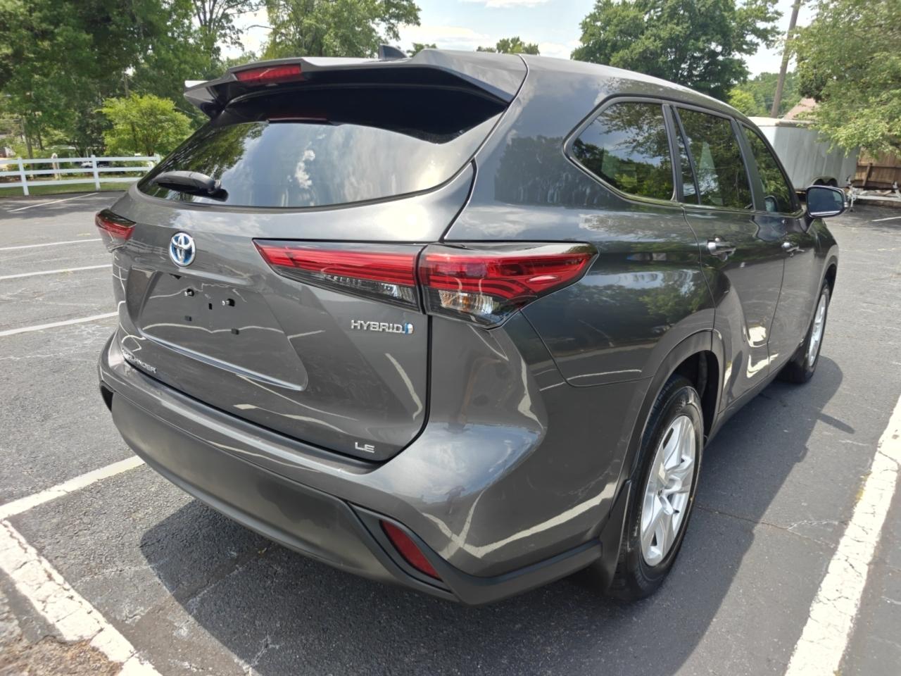 Toyota Highlander Hybrid LE AWD 2023