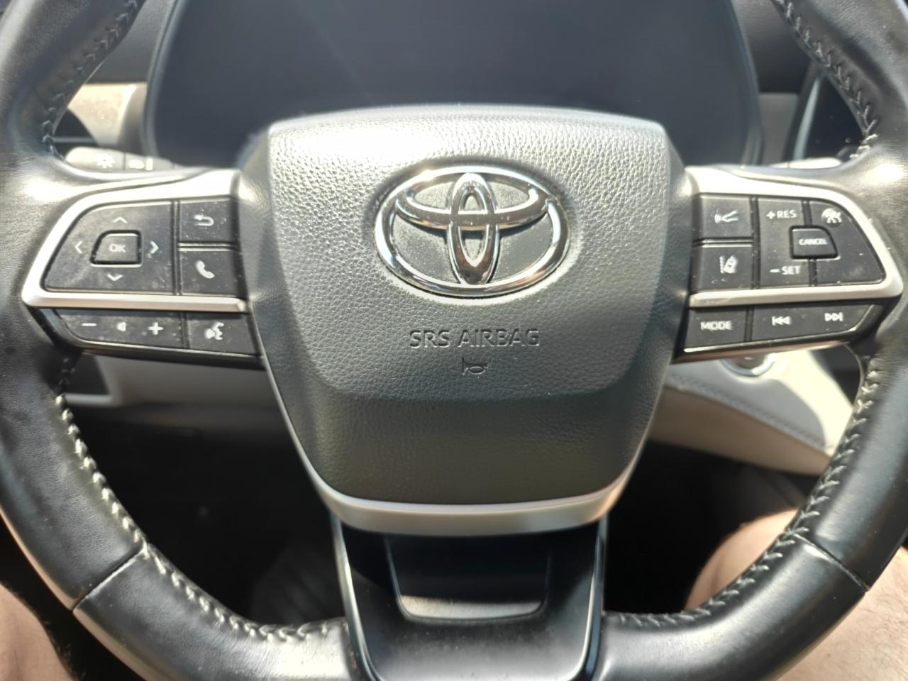 Toyota Highlander Hybrid LE AWD 2023