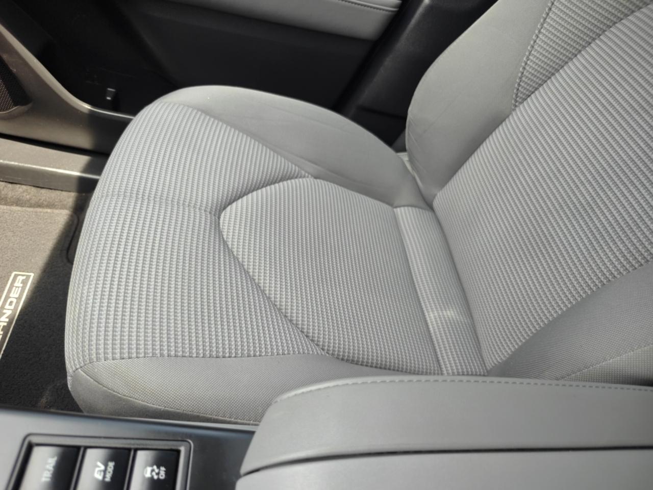 Toyota Highlander Hybrid LE AWD 2023
