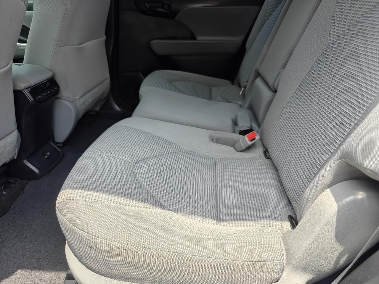 Toyota Highlander Hybrid LE AWD 2023