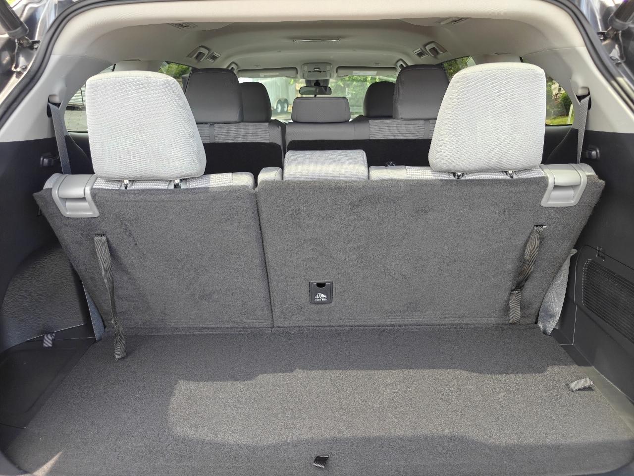 Toyota Highlander Hybrid LE AWD 2023