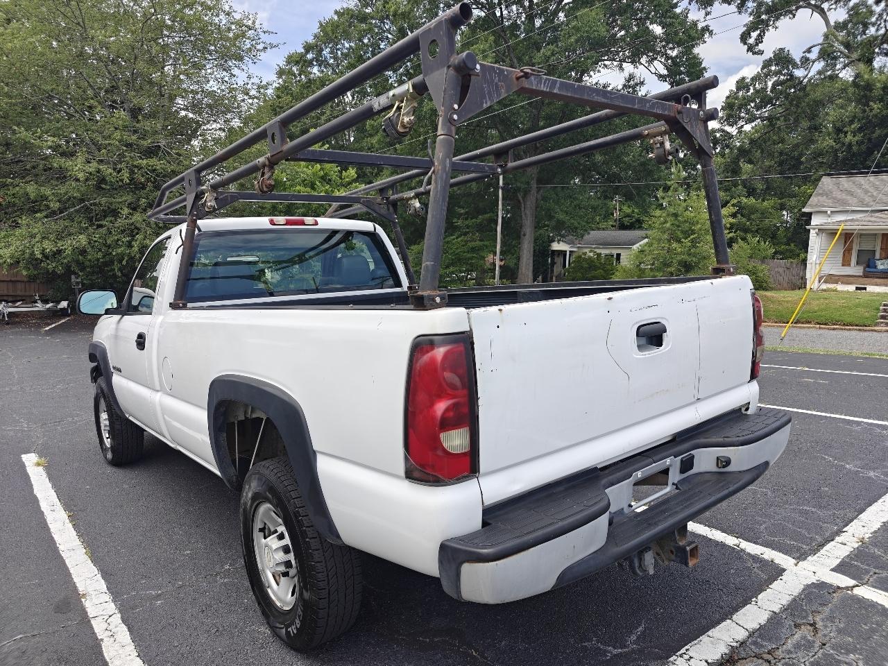 Chevrolet Silverado 2500HD LS 2WD 2006