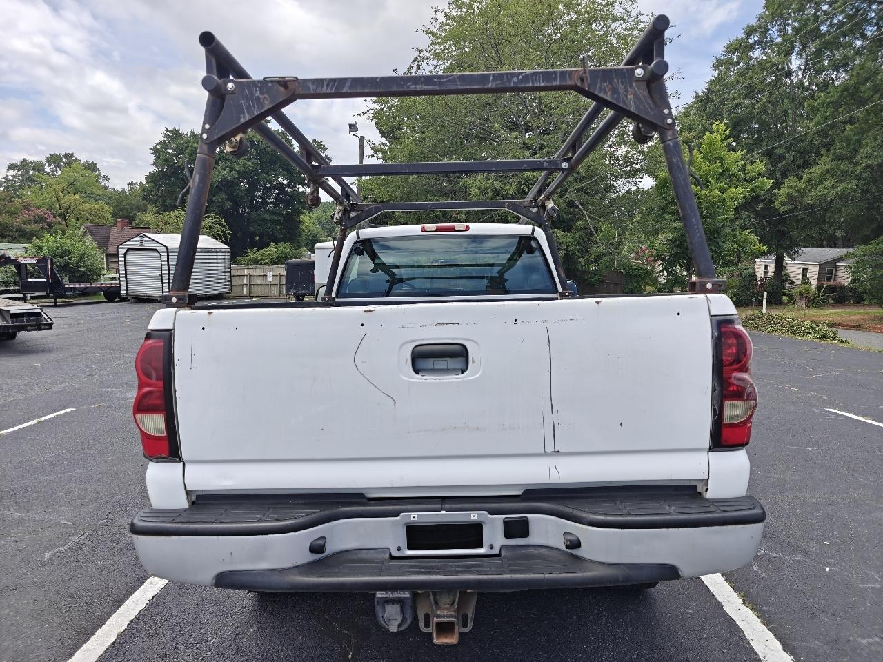 Chevrolet Silverado 2500HD LS 2WD 2006