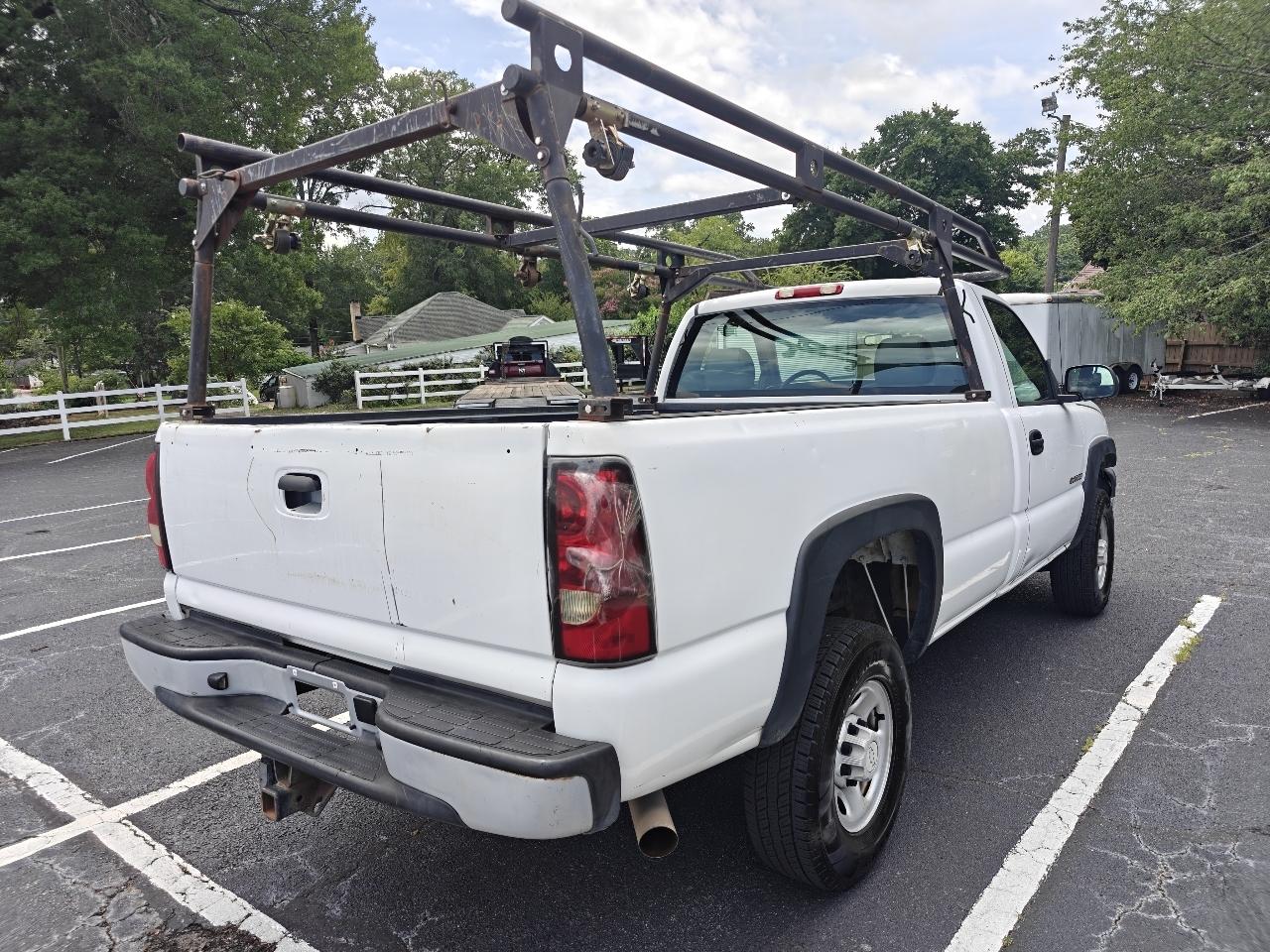 Chevrolet Silverado 2500HD LS 2WD 2006