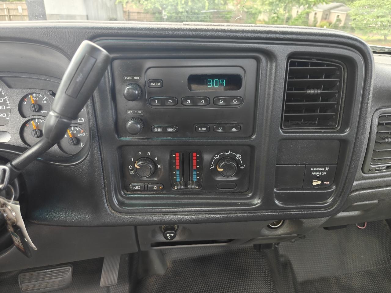 Chevrolet Silverado 2500HD LS 2WD 2006