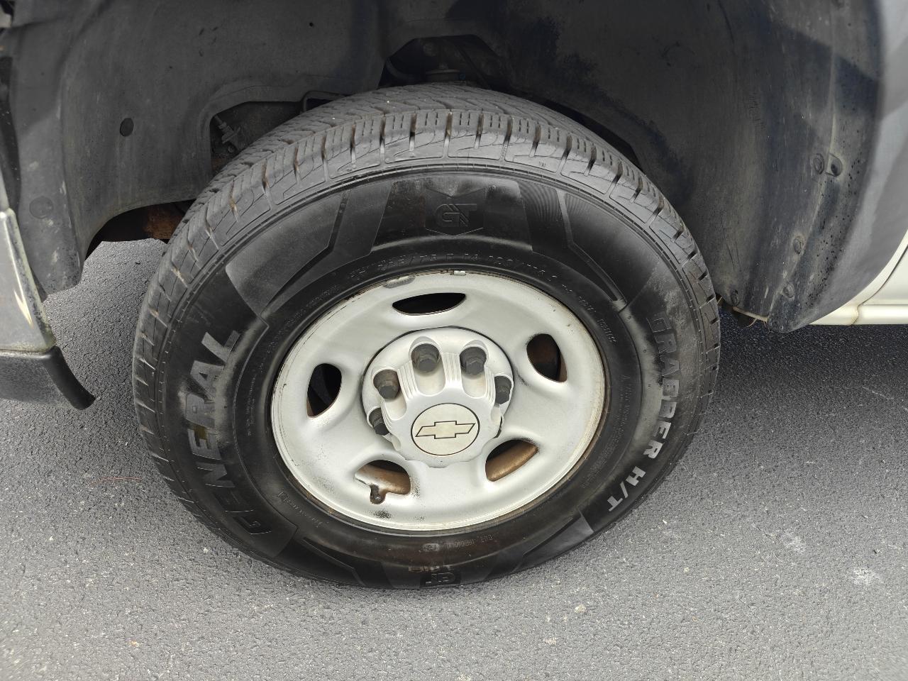 Chevrolet Silverado 2500HD LS 2WD 2006
