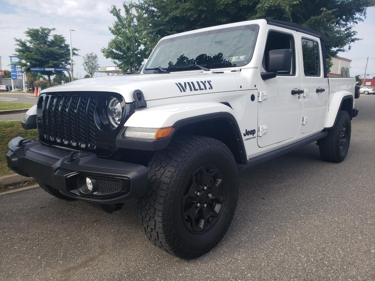 2021 Jeep Gladiator Willys Crew Cab 4WD