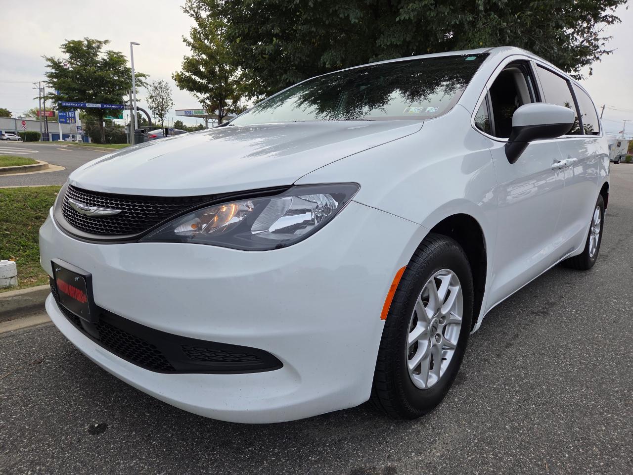 2022 Chrysler Voyager LX Van 4D