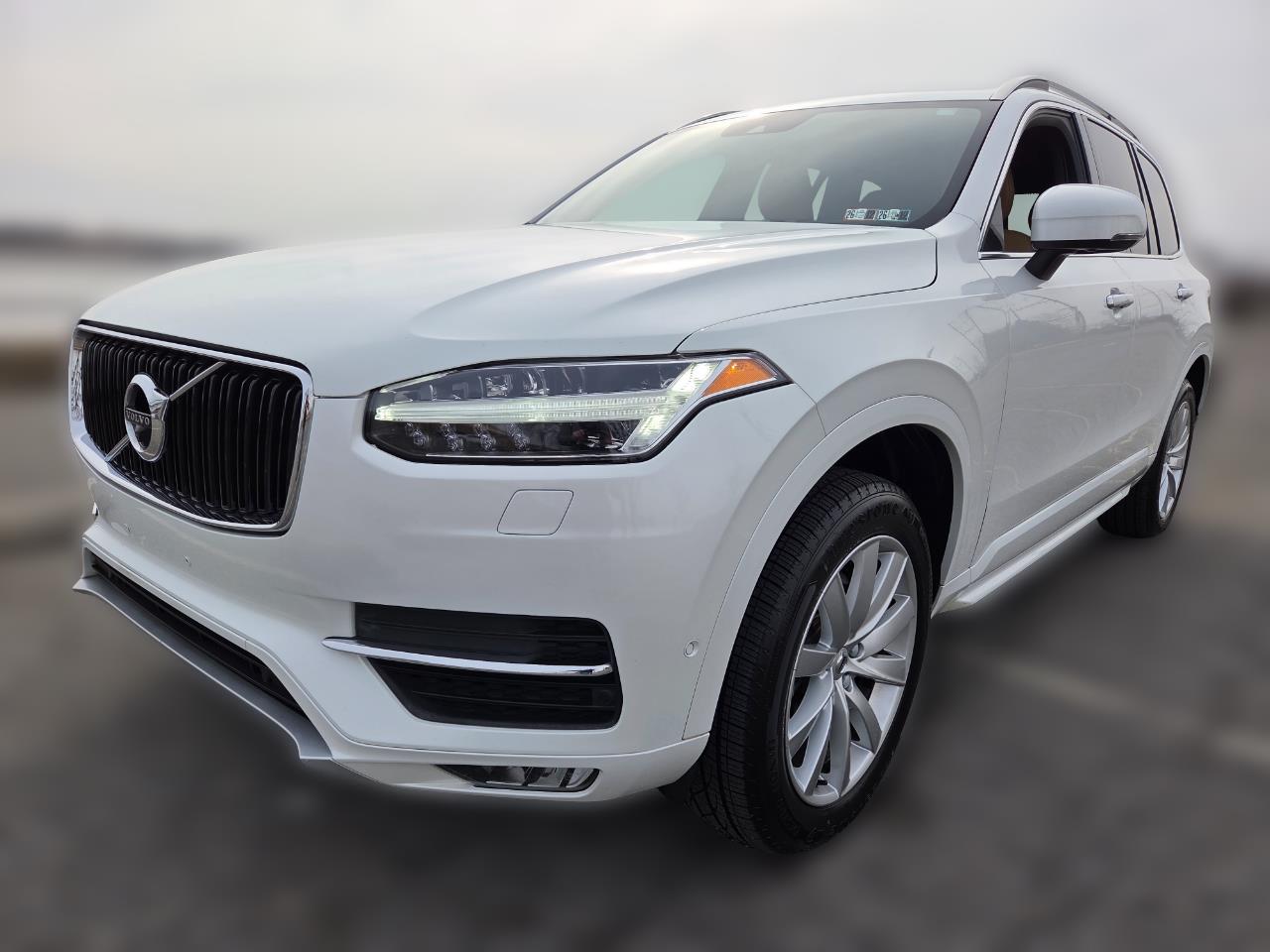 2018 Volvo XC90 Momentum's photo