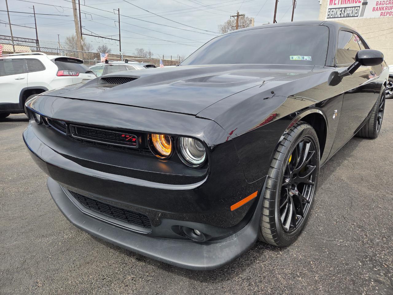 Dodge Challenger 2dr Cpe R/T Scat Pack Shaker 2015