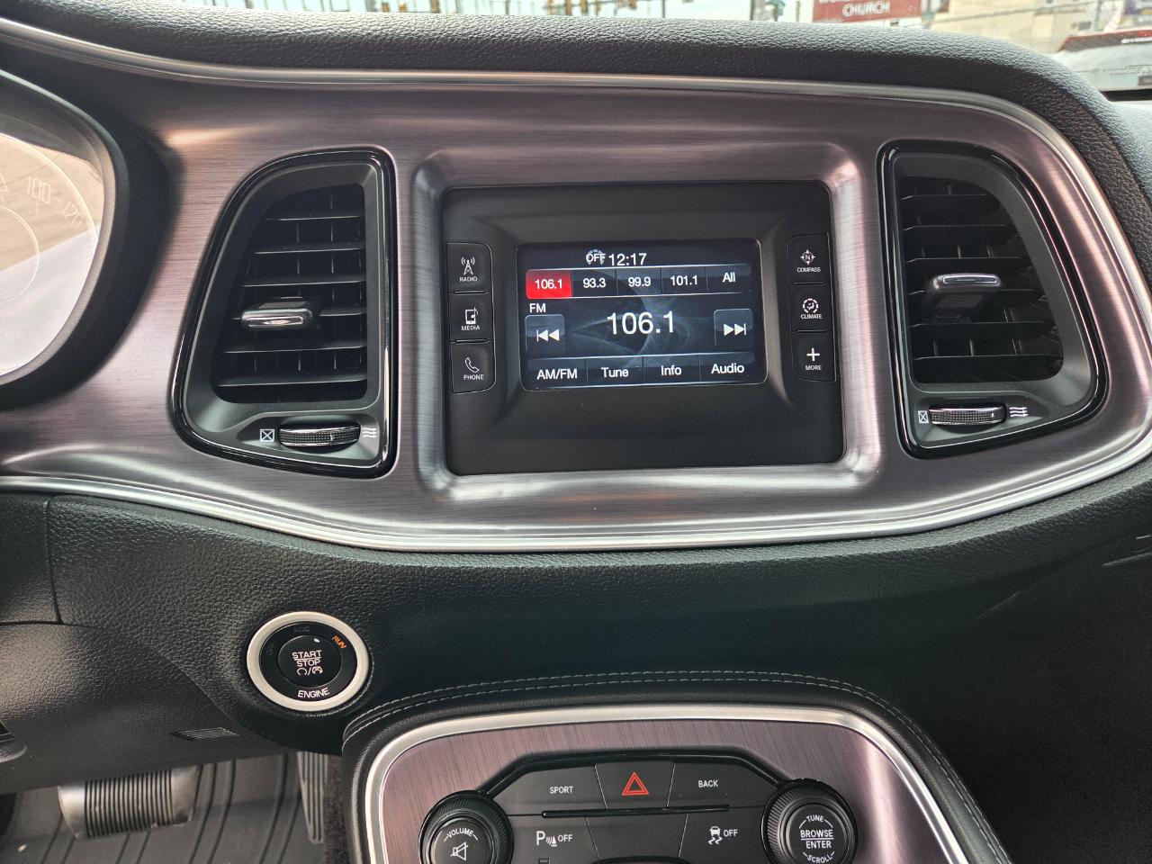 Dodge Challenger 2dr Cpe R/T Scat Pack Shaker 2015