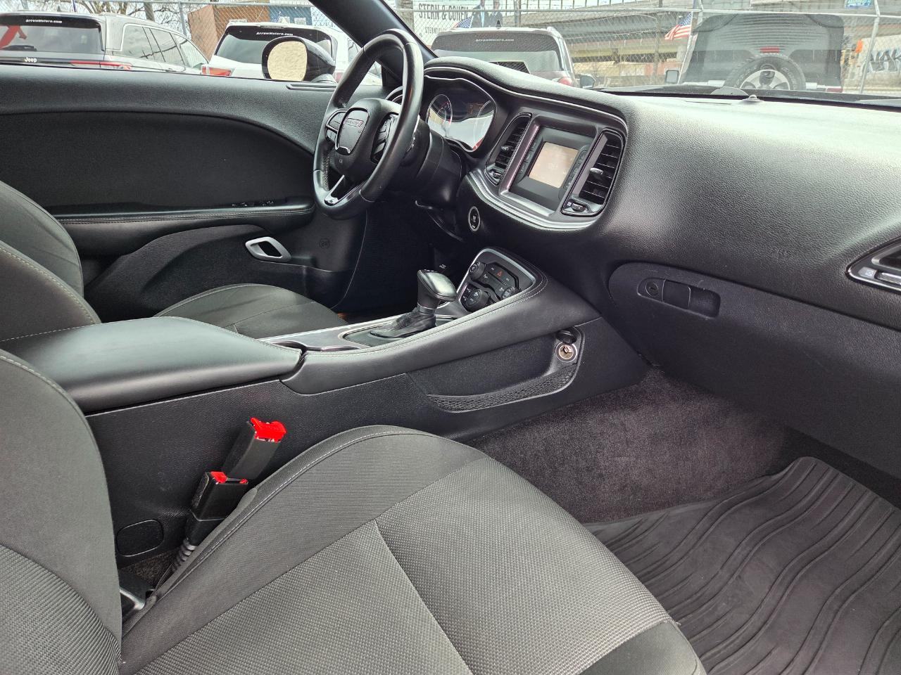 Dodge Challenger 2dr Cpe R/T Scat Pack Shaker 2015