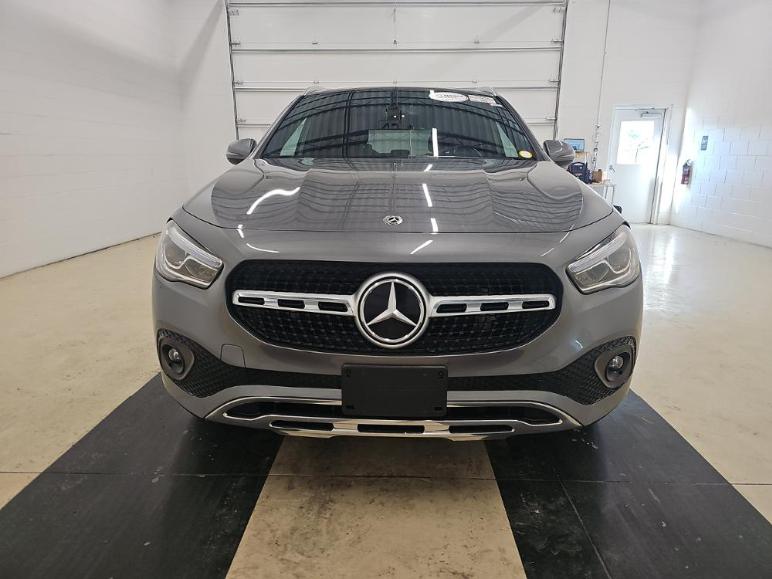 Mercedes-Benz GLA  2021
