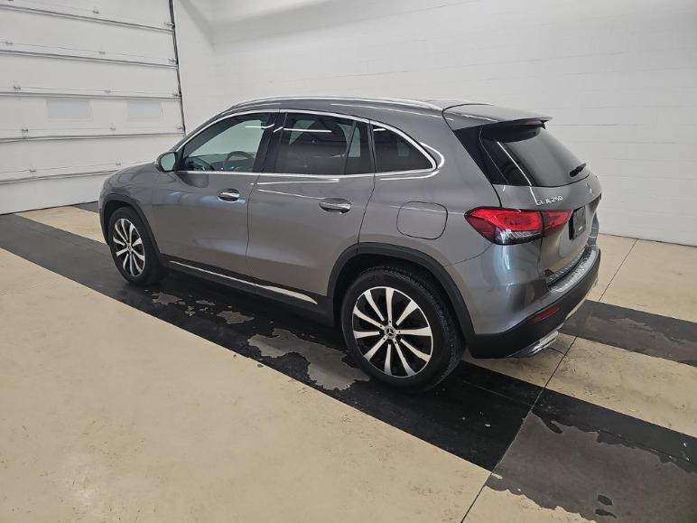 Mercedes-Benz GLA  2021