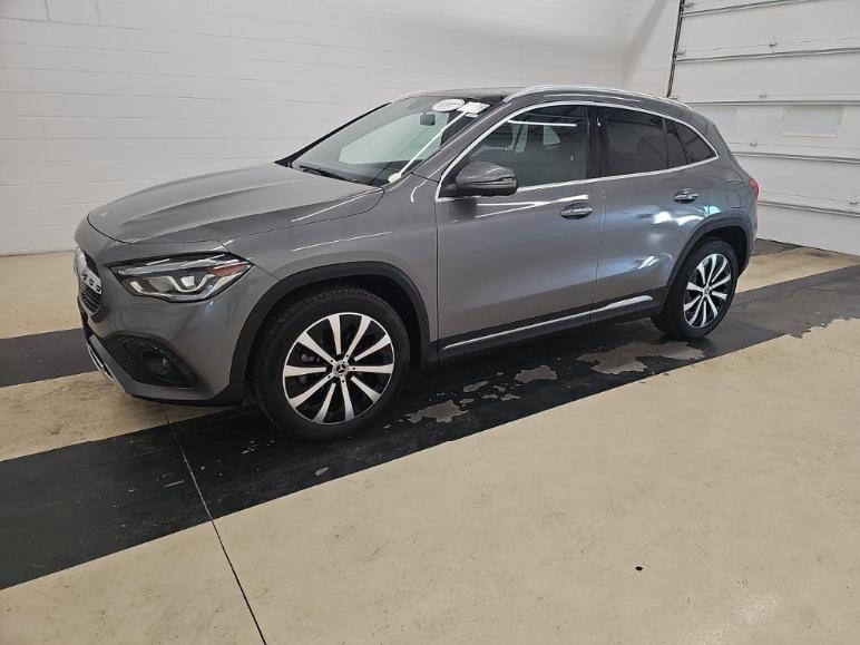 Mercedes-Benz GLA  2021