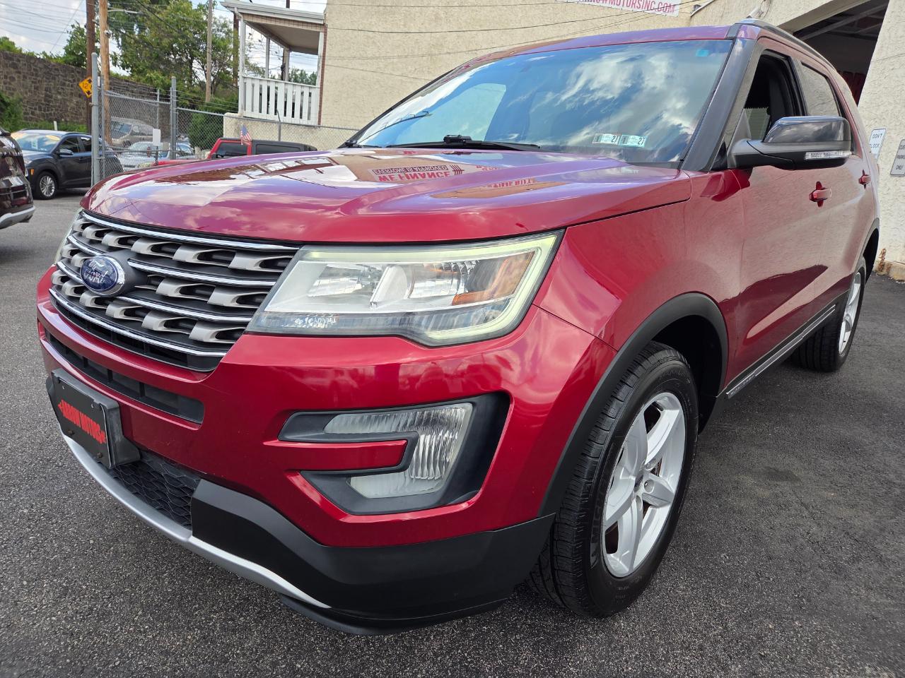 2017 Ford Explorer XLT Sport Utility 4D