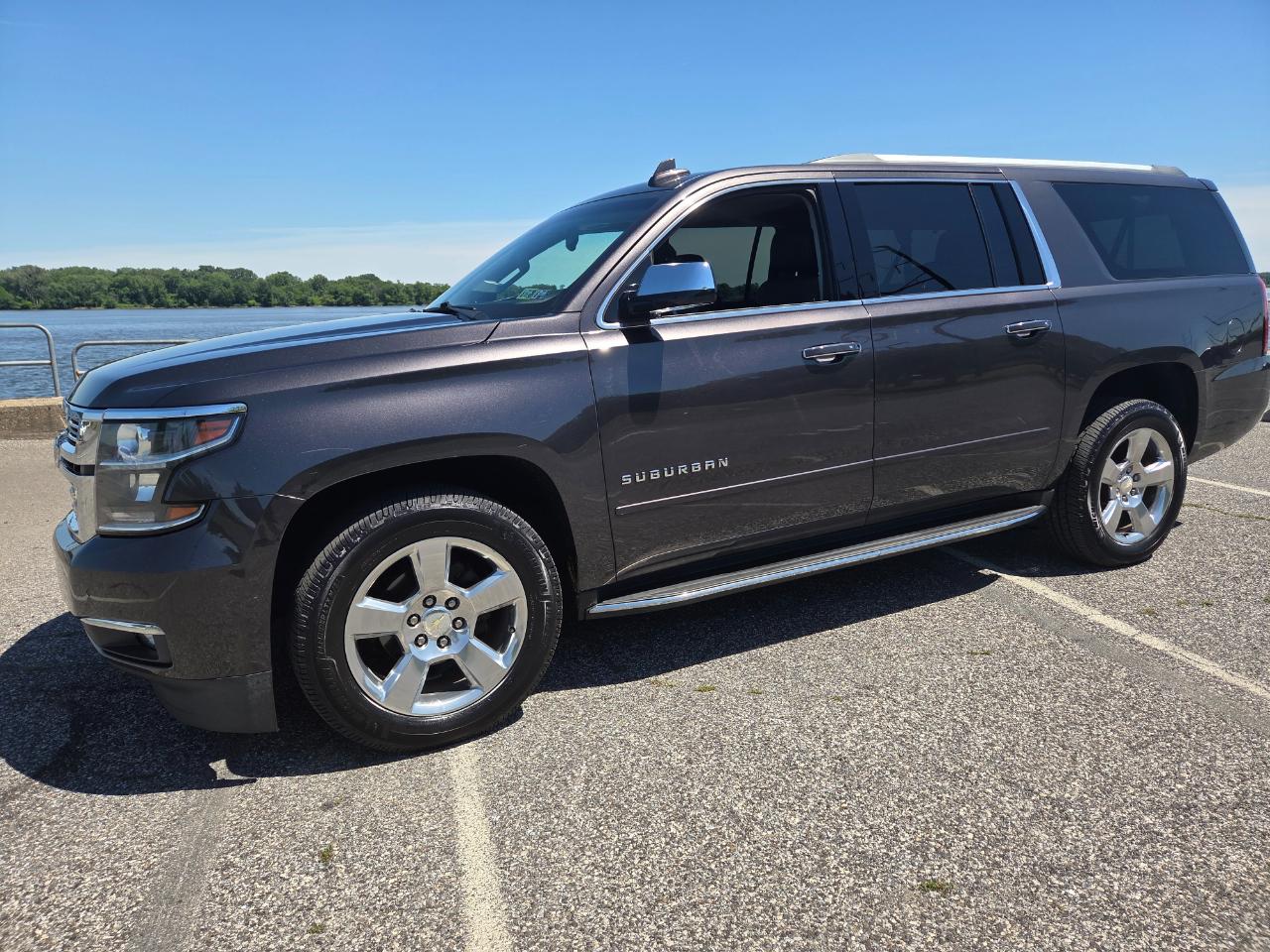 Chevrolet Suburban  2017