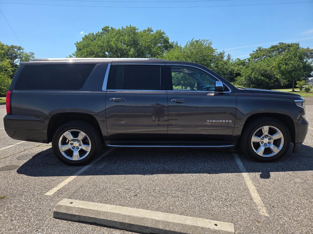 Chevrolet Suburban  2017