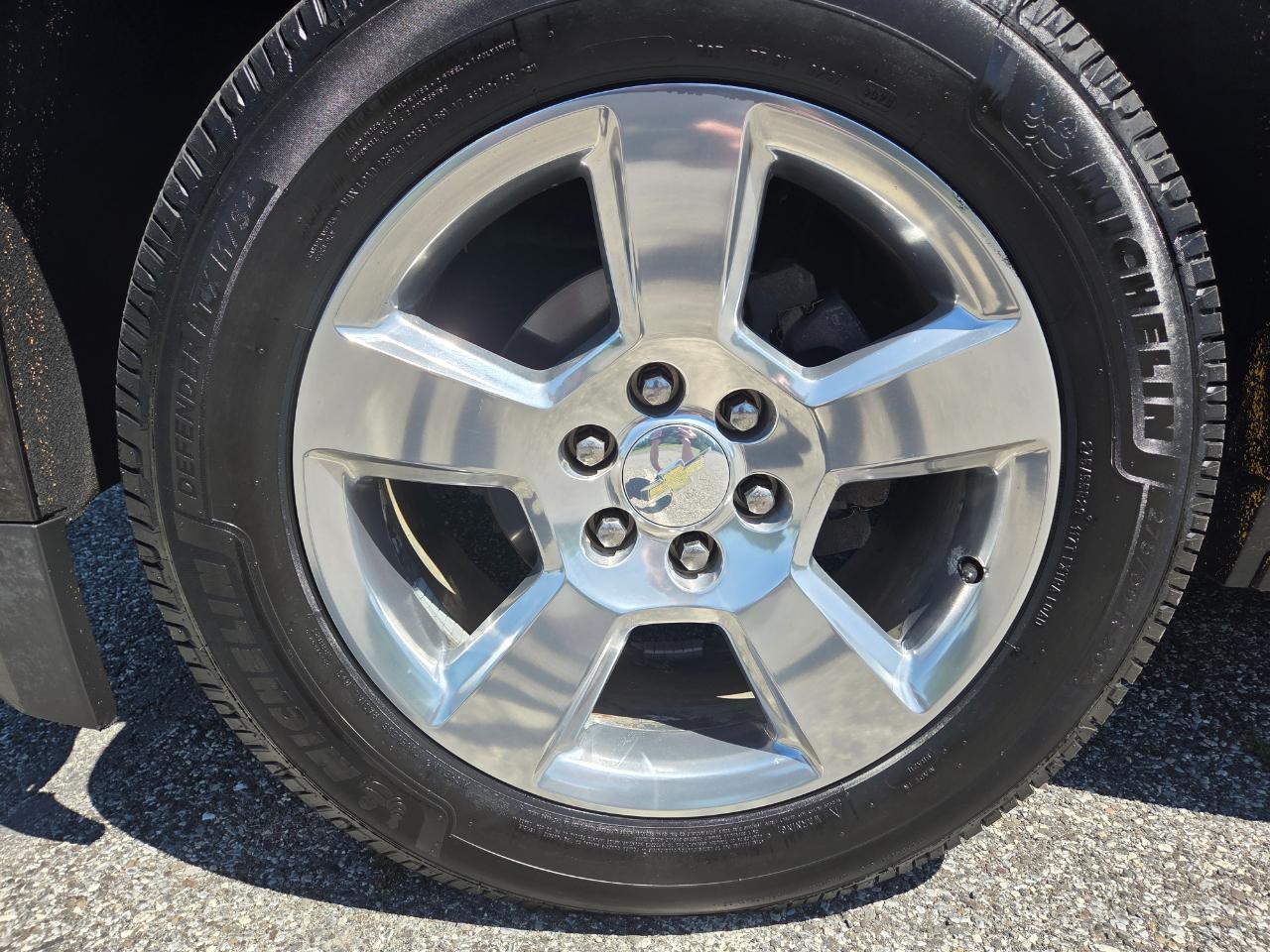 Chevrolet Suburban  2017