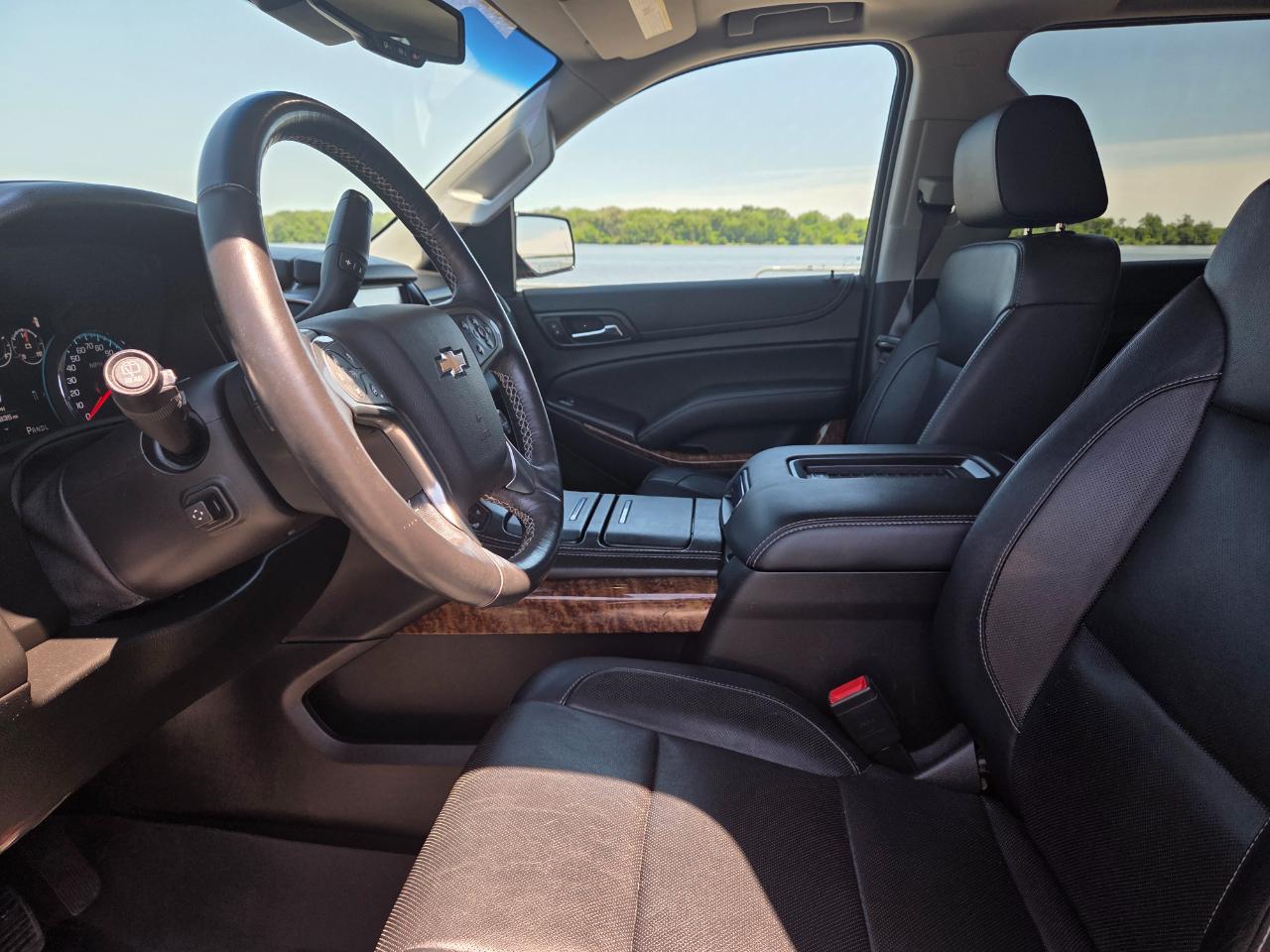 Chevrolet Suburban  2017