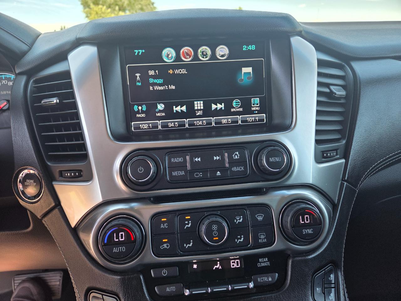 Chevrolet Suburban  2017