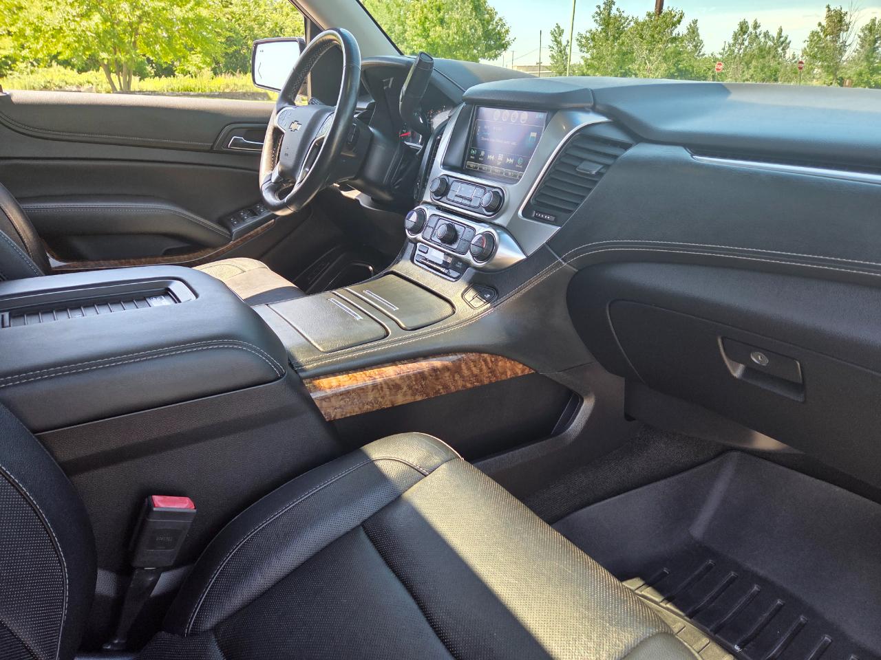Chevrolet Suburban  2017
