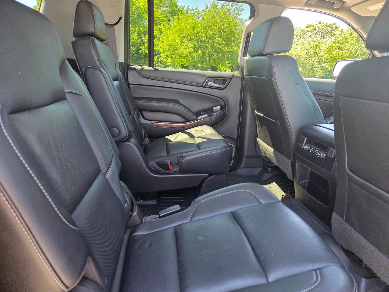 Chevrolet Suburban  2017