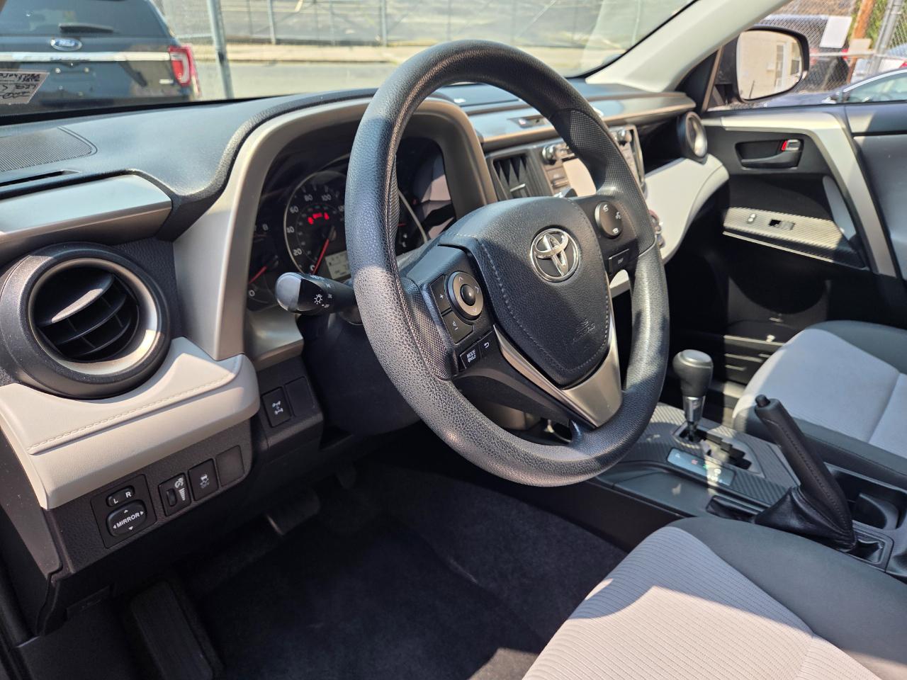 Toyota RAV4  2015