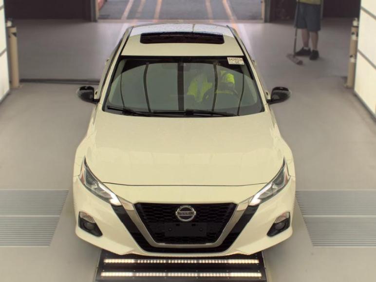 Nissan Altima  2022