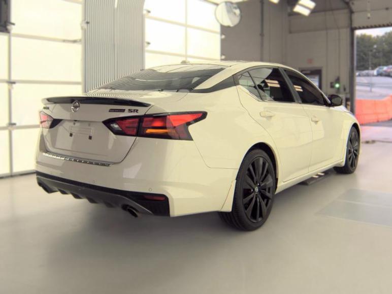 Nissan Altima  2022