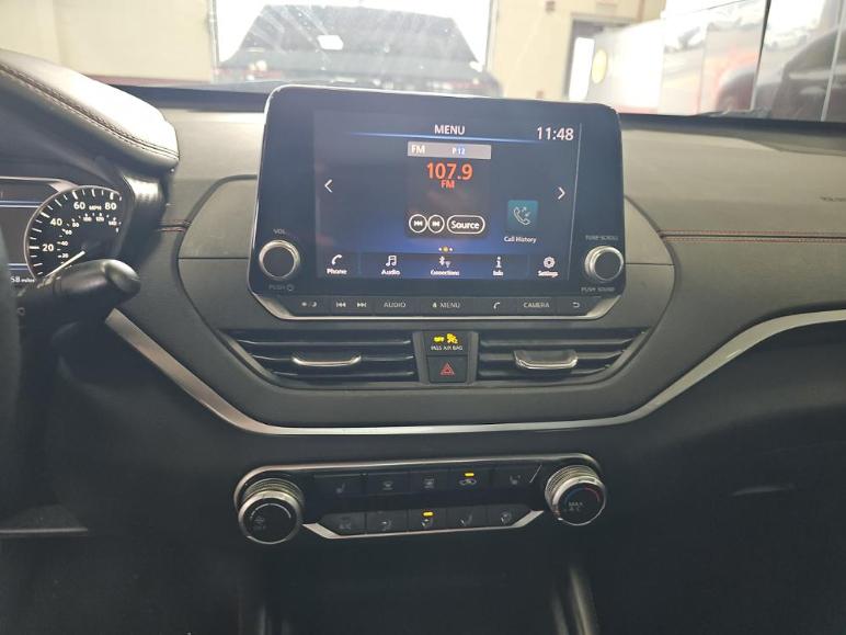 Nissan Altima  2022