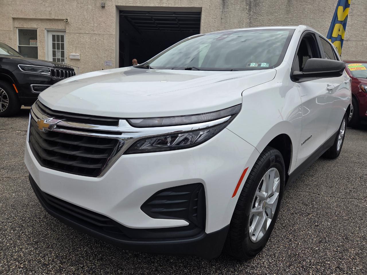 2022 Chevrolet Equinox LS Sport Utility 4D