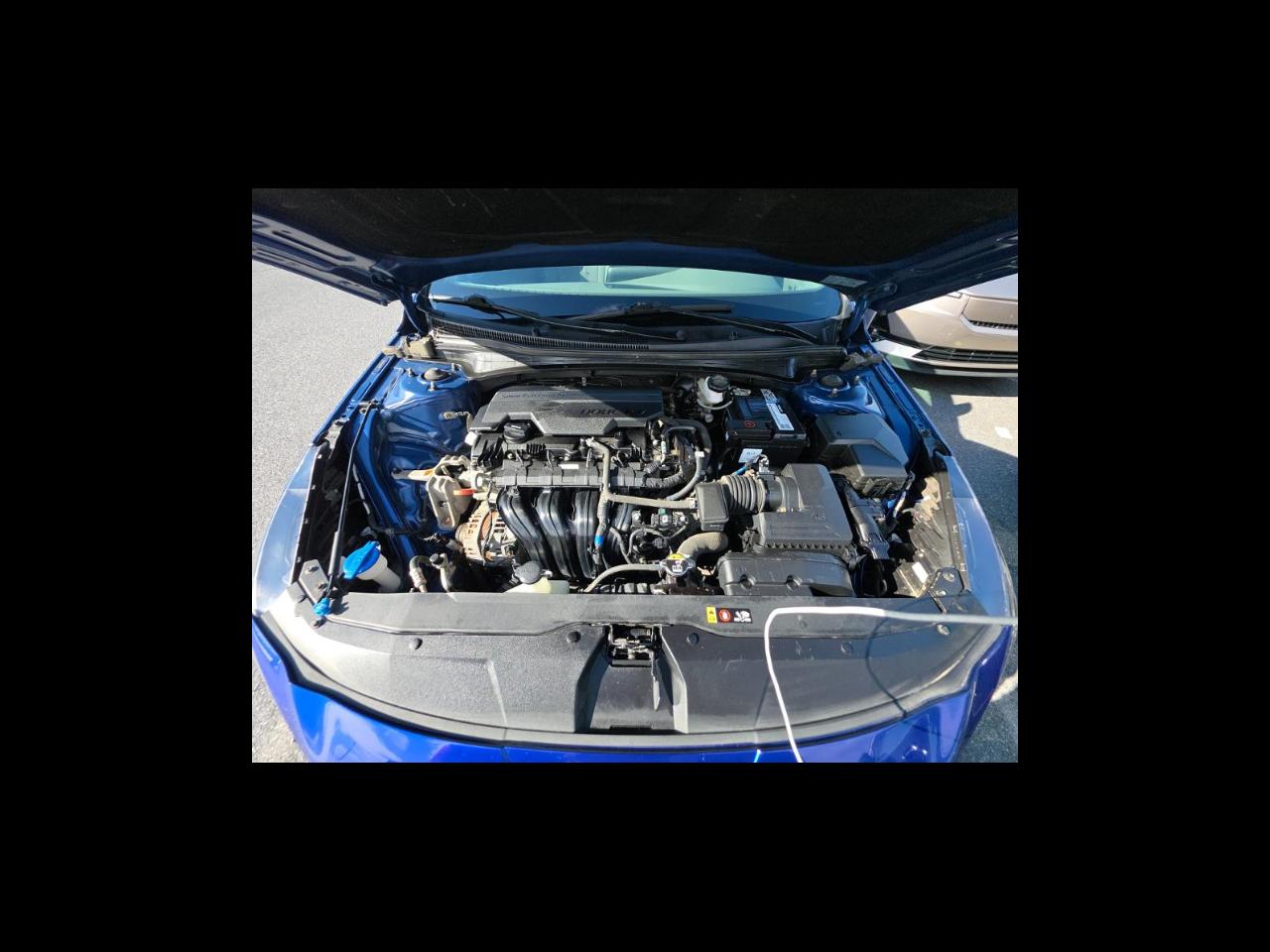 Hyundai Elantra  2021