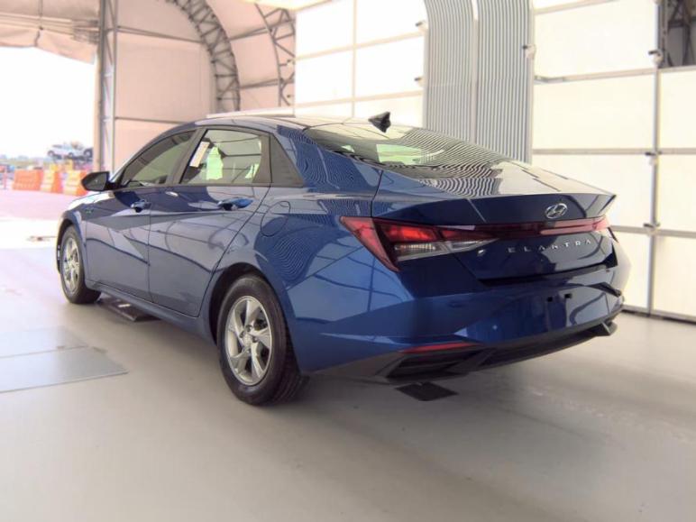 Hyundai Elantra  2021