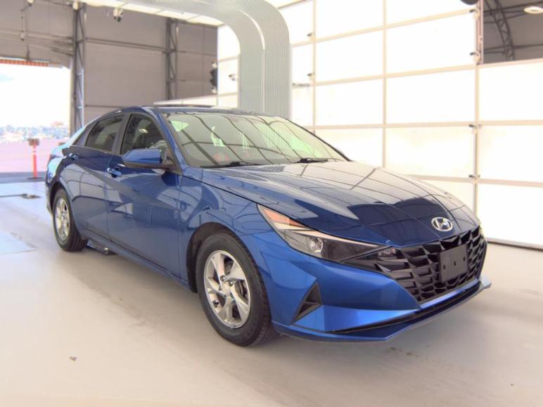 Hyundai Elantra  2021