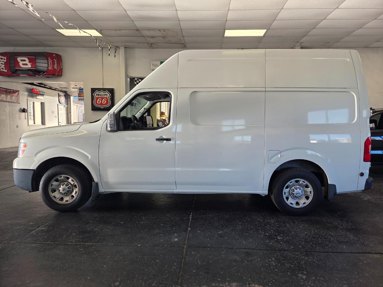 Nissan NV  2016