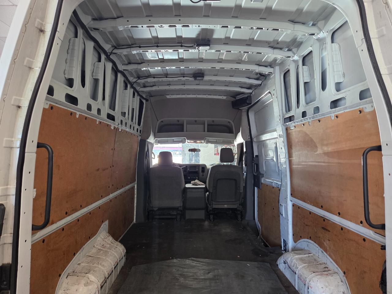 Nissan NV  2016