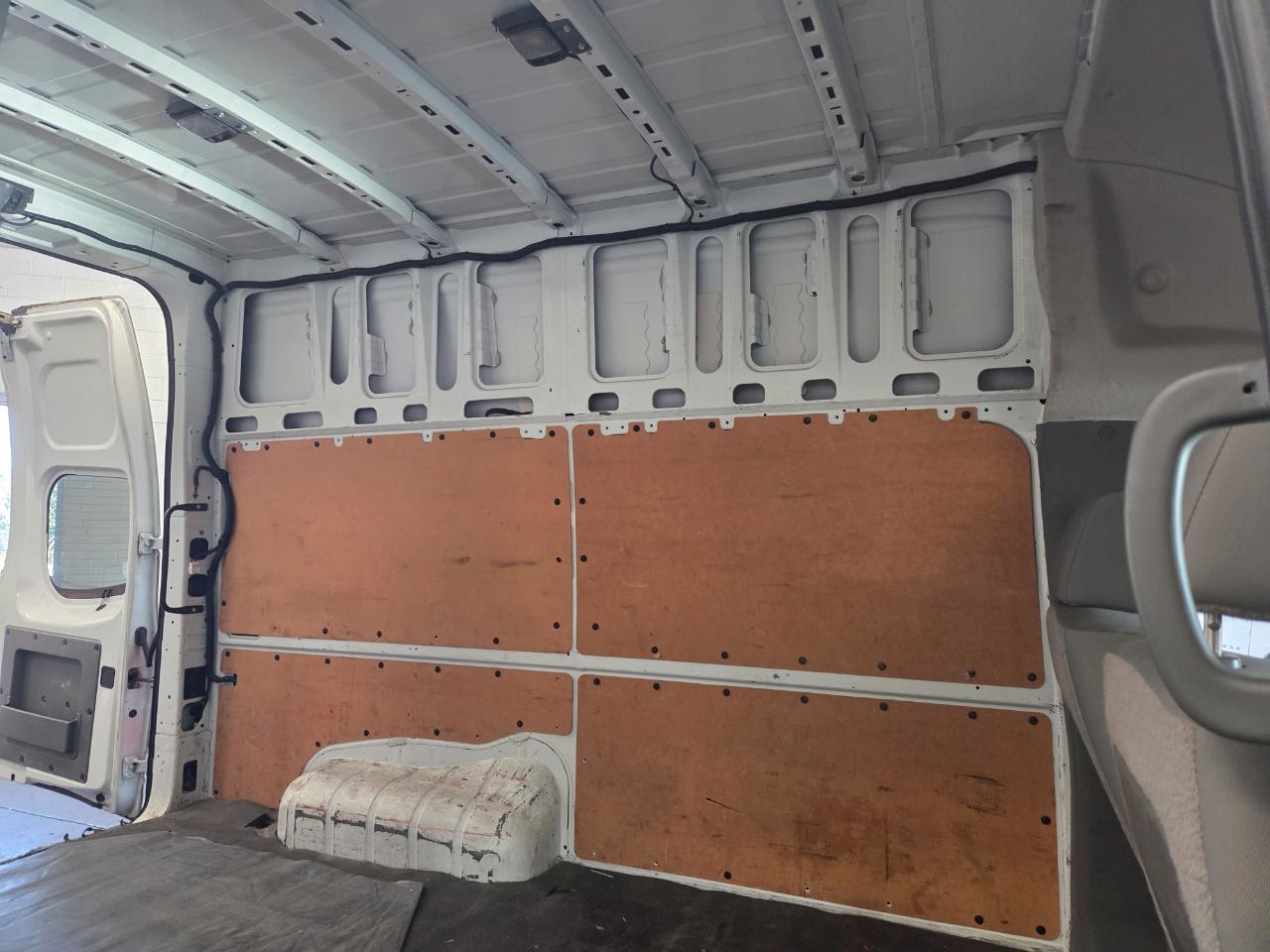 Nissan NV  2016