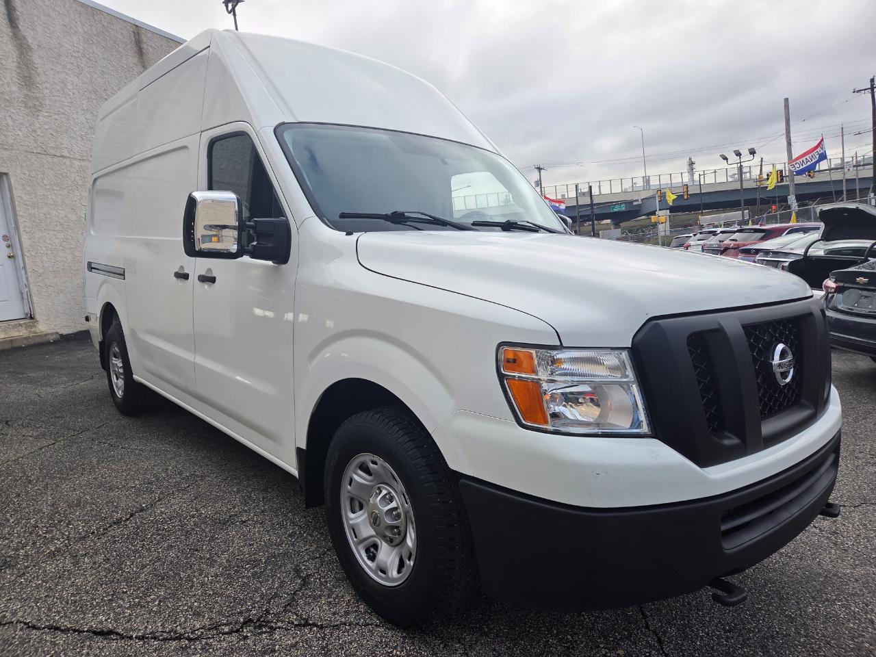 Nissan NV  2016