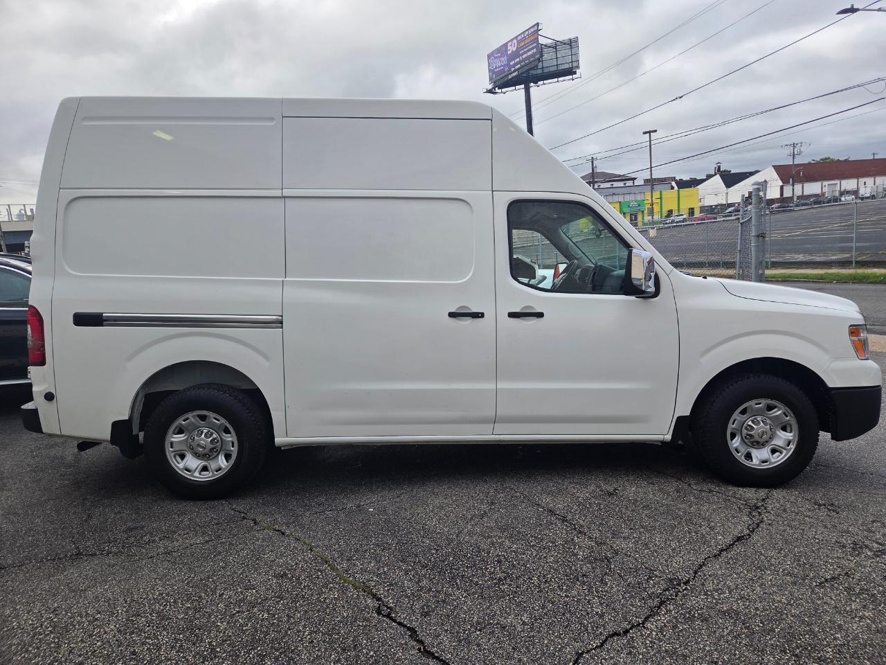 Nissan NV  2016