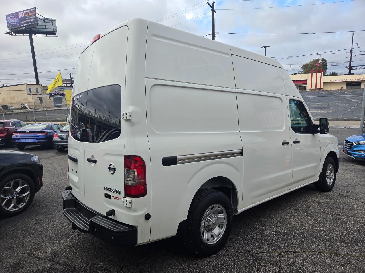 Nissan NV  2016