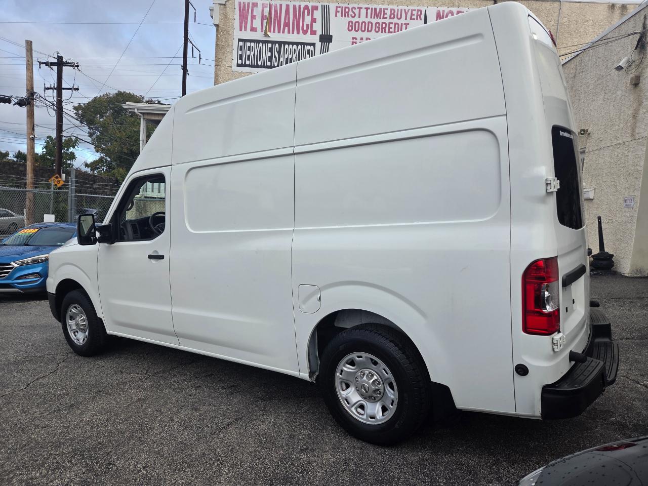 Nissan NV  2016