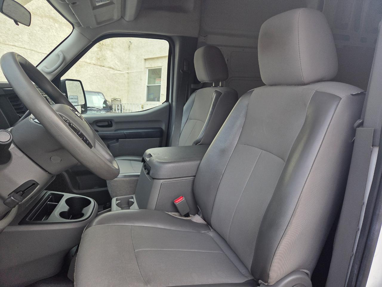 Nissan NV  2016