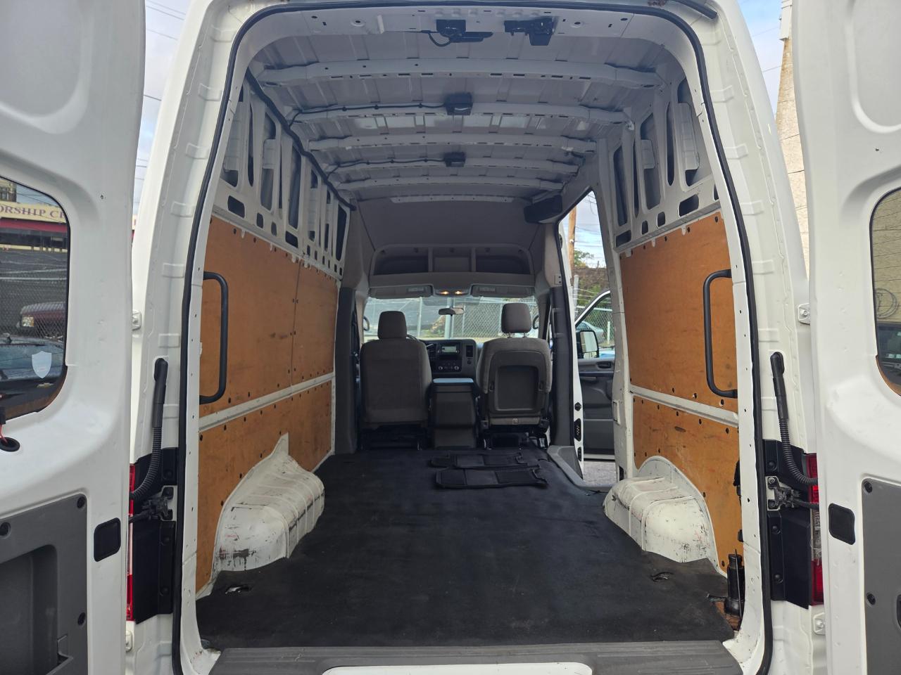 Nissan NV  2016