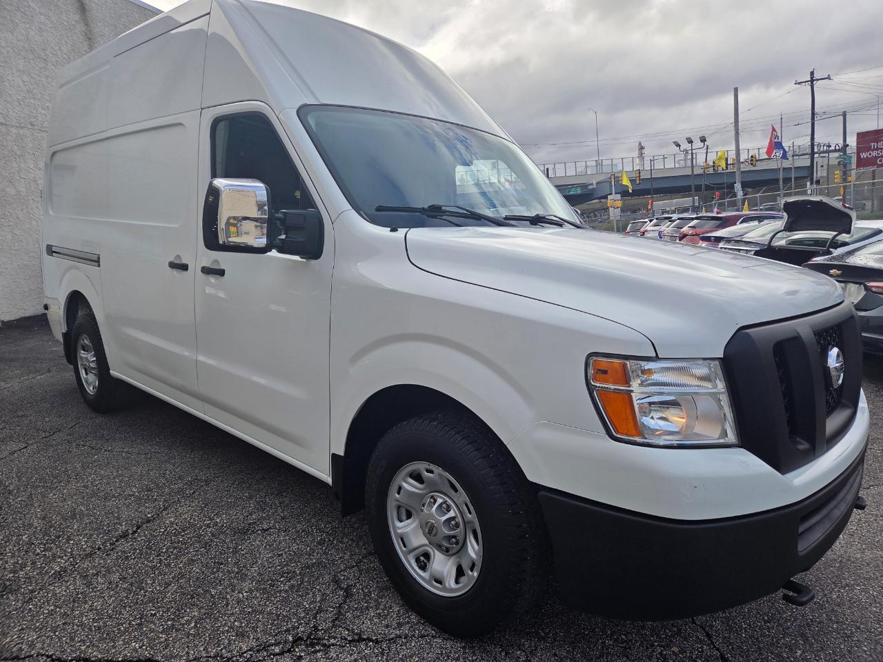 Nissan NV  2016