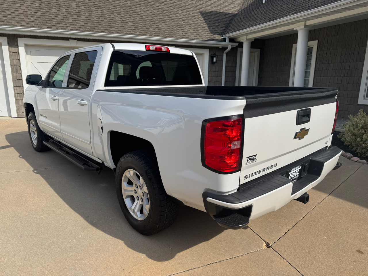 2018 Chevrolet Silverado 1500 LT photo 4
